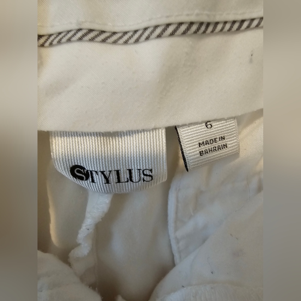Capris - Picture 2 of 4